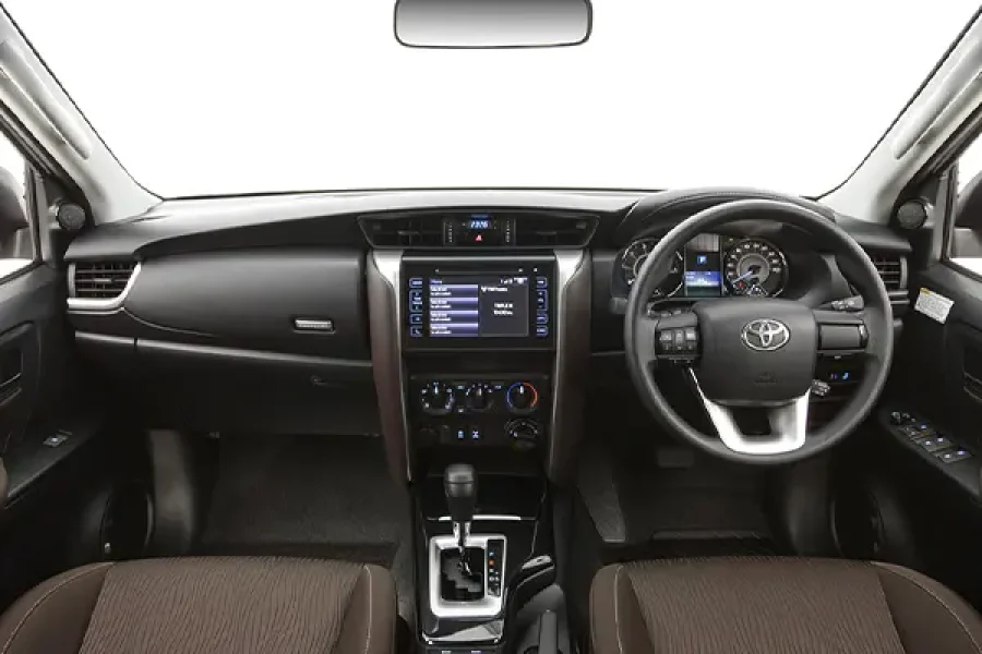 Toyota Fortuner wading Rent a Car